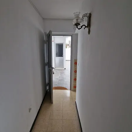 La Roca Con Buena Ubicación